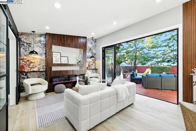 30456 Hoylake St, Hayward CA: https://media.crmls.org/mediaz/77e3fe7a-afa2-4477-920a-cd87b3015e23.jpg
