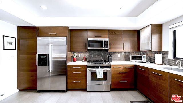 4315 Duquesne Avenue, Culver City CA: https://media.crmls.org/mediaz/77e440a6-5964-4a7d-821a-faddcc8dc099.jpg