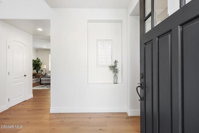 3306 Rising Star Avenue, Simi Valley CA: https://media.crmls.org/mediaz/77e4e082-4a46-4721-8ef2-a47d7152f75c.jpg