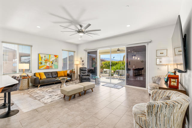 Image 6 of 86 For 43595 Vacanza Court