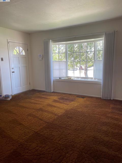 310 Taylor St, Fairfield CA: https://media.crmls.org/mediaz/77e546af-d410-4176-a9b4-69d841fb6369.jpg
