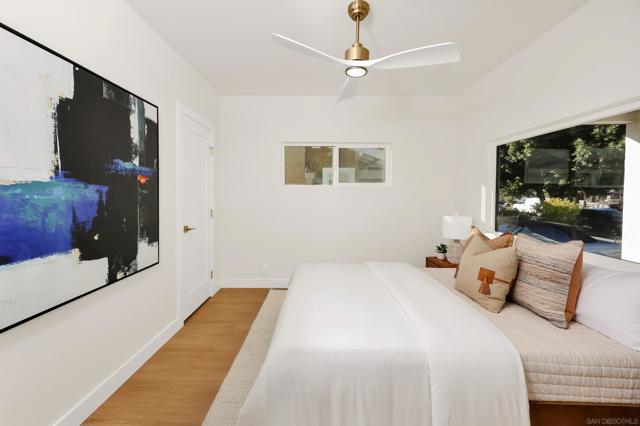 1900 W 41St St, Los Angeles CA: https://media.crmls.org/mediaz/77e5dd0c-8618-41f2-9cde-9a7bc1b3517b.jpg