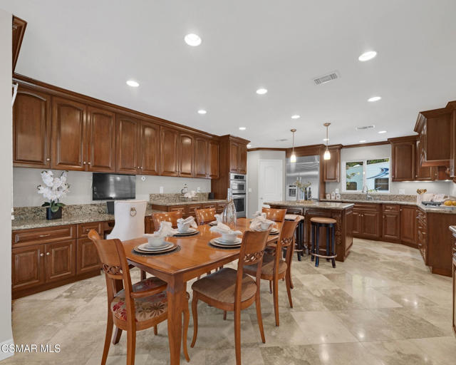 3000 Starling Avenue, Thousand Oaks CA: https://media.crmls.org/mediaz/77e6a7f9-2913-41c1-a1a6-70667d163a19.jpg