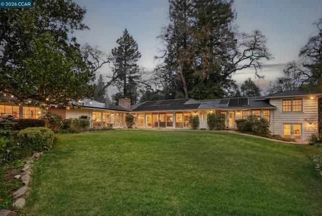 1720 Alameda Diablo, Diablo CA: https://media.crmls.org/mediaz/77e73c39-e57b-49de-994e-2638293d2c78.jpg