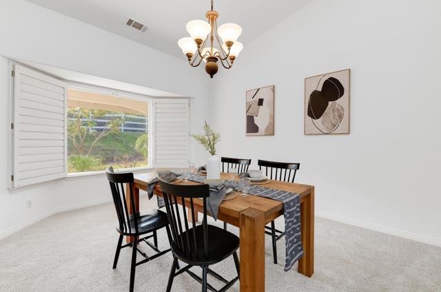 Detail Gallery Image 16 of 31 For 2449 Trails End, Fallbrook,  CA 92028 - 4 Beds | 3 Baths