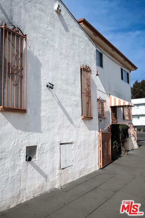 4214 W Slauson Avenue, Los Angeles CA: https://media.crmls.org/mediaz/77e821ed-7a4d-4c09-985a-3646f73bfa8c.jpg