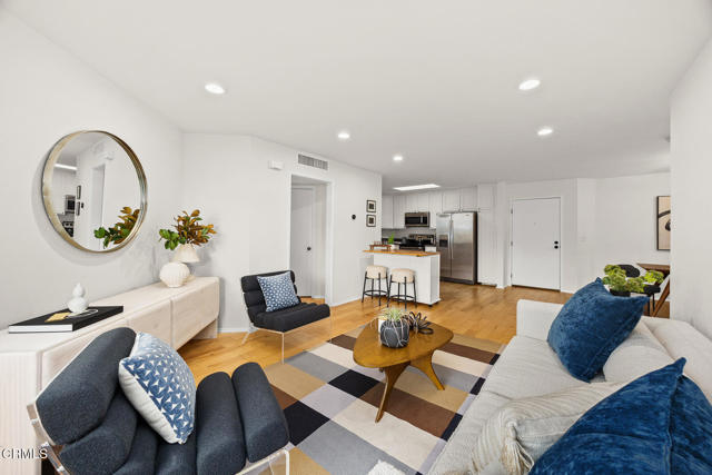 4499 Via Marisol, Los Angeles CA: https://media.crmls.org/mediaz/77e8e402-483b-4dc5-bdc4-196644e44a2a.jpg
