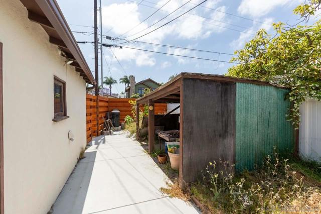 231 E, Coronado CA: https://media.crmls.org/mediaz/77e98c17-c95e-4e97-ad80-f25236de472e.jpg