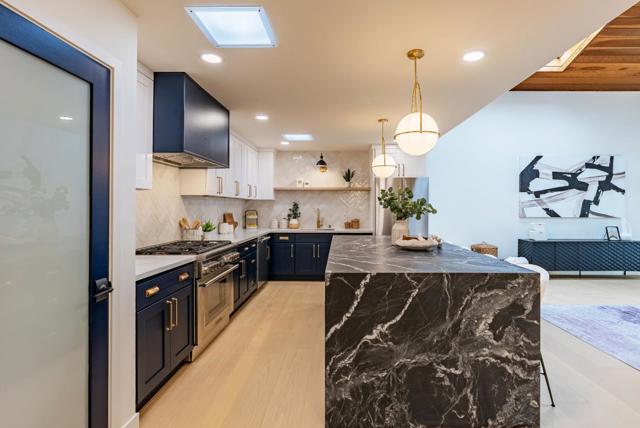 2083 Louise Lane, Los Altos CA: https://media.crmls.org/mediaz/77e99415-2a14-4558-a17f-89ed43b17605.jpg