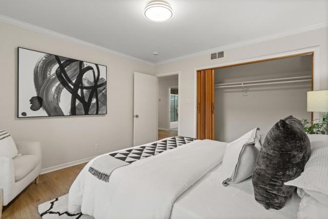 332 Camino Al Lago, Menlo Park CA: https://media.crmls.org/mediaz/77e9a2df-79d0-4790-85ab-a74fa6b6adbf.jpg