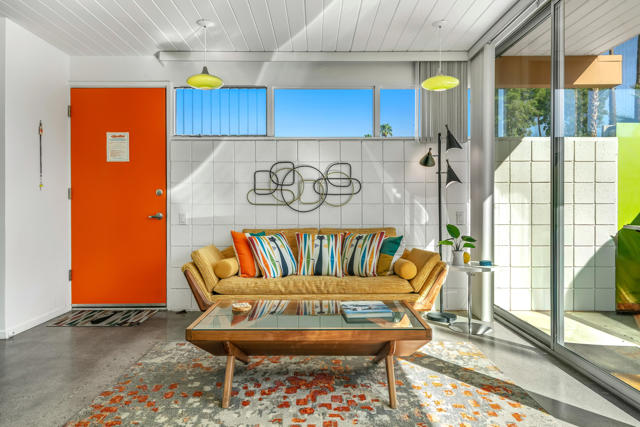 1111 E Palm Canyon Drive, Palm Springs CA: https://media.crmls.org/mediaz/77e9ca9b-1eca-41ef-838e-8efb309b987d.jpg