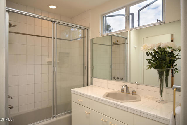 Drew Fenton | 360 N Skyewiay Road Los Angeles CA | MLS: 7432717