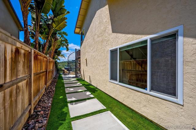 4048 Raffee Dr, San Diego CA: https://media.crmls.org/mediaz/77ea4d0f-541b-4867-99cf-ec53abecde28.jpg