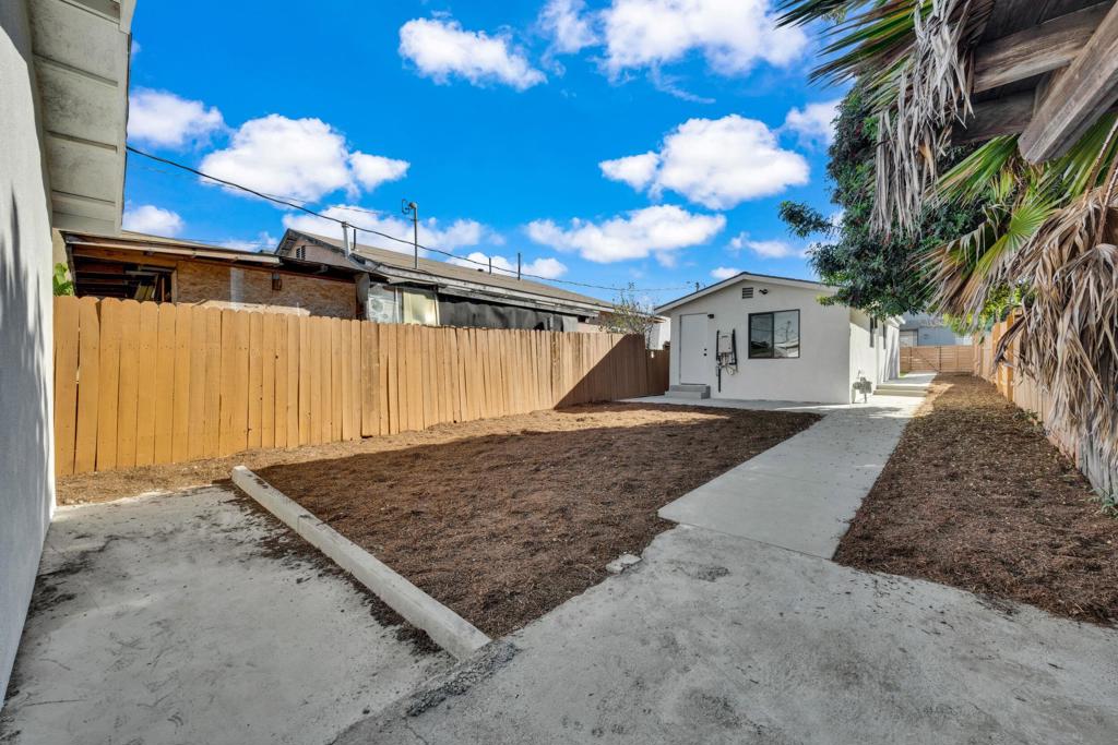 4312 Winona Ave - photo 18