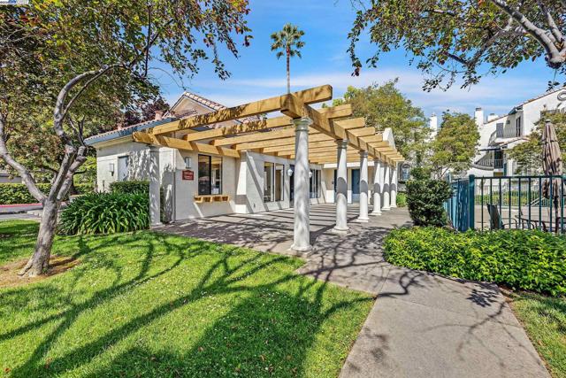 39280 Marbella Terraza, Fremont CA: https://media.crmls.org/mediaz/77eb8f13-538f-4486-b625-46cc57db6acc.jpg