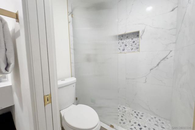 11774 Rocoso Rd, Lakeside CA: https://media.crmls.org/mediaz/77ebf7a6-9df3-4d71-b15c-031179dfceab.jpg