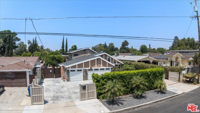 6443 Matilija Avenue, Van Nuys CA: https://media.crmls.org/mediaz/77ec564b-9559-47bb-9ff3-6428ab6a14d4.jpg