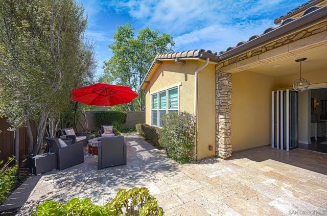 7152 Sitio Corazon, Carlsbad CA: https://media.crmls.org/mediaz/77ed13f4-167f-4c4f-8f5c-e1b2dfdcae22.jpg