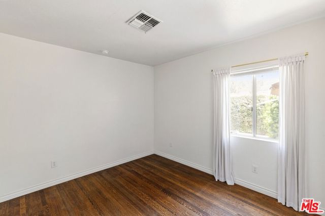 5723 Stansbury Avenue photo 13