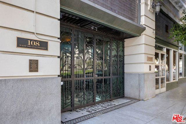 108 W 2nd Street, Los Angeles CA: https://media.crmls.org/mediaz/77ee51f8-627f-4861-b47b-cec3b9e0377a.jpg