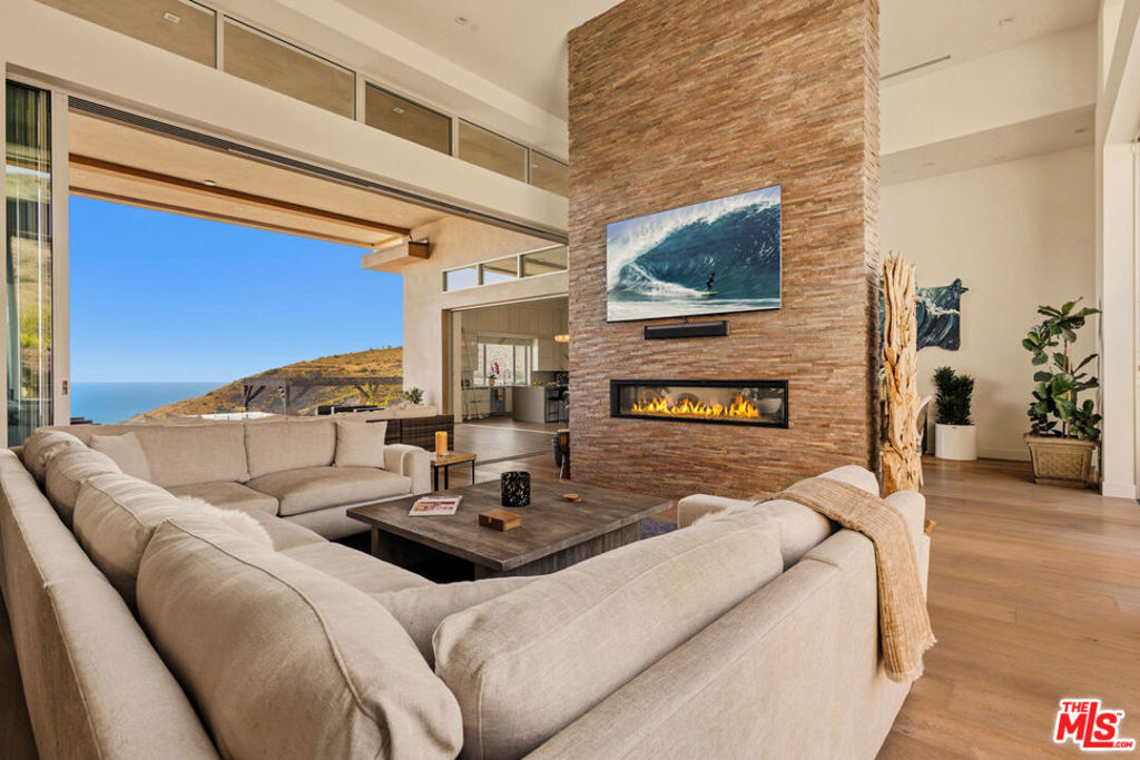 MLS #26859041 image #4