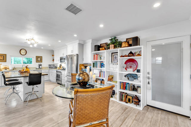 527 Jade Lane, Palm Springs CA: https://media.crmls.org/mediaz/77f00dc4-70dc-4abc-ba01-66161c842a79.jpg