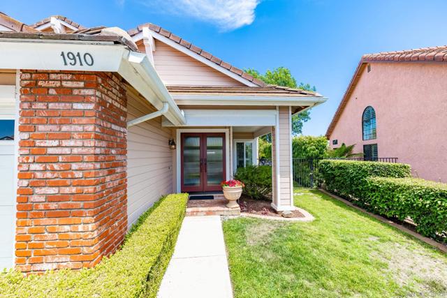1910 Vineyard Avenue, Vista CA: https://media.crmls.org/mediaz/77f099ed-90ec-4919-b93d-b05c7f47b1e6.jpg