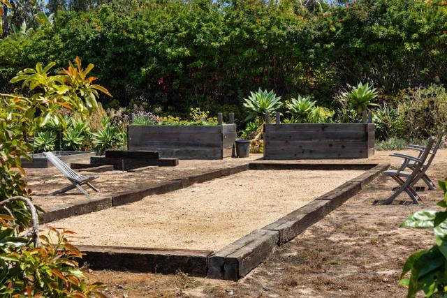 1567 Crest Drive, Encinitas CA: https://media.crmls.org/mediaz/77f0b6f5-1a50-456c-8ba0-65ae3679d8da.jpg