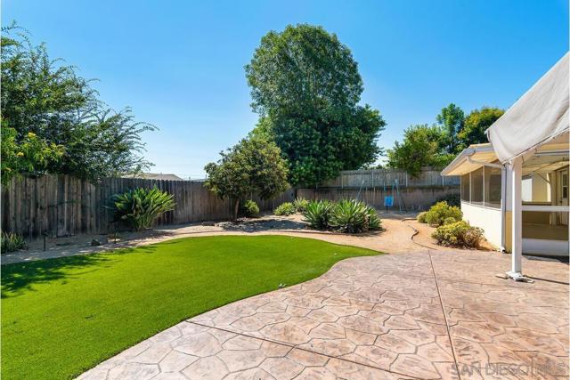 6387 Lake Badin Ave, San Diego CA: https://media.crmls.org/mediaz/77f0f31f-cd3a-4f07-b736-d0b6ab2bae26.jpg