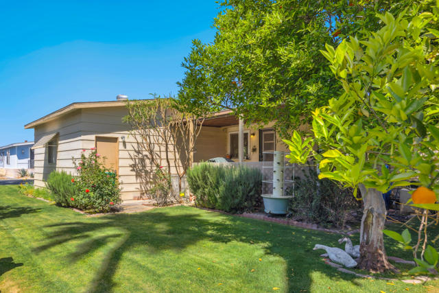 1128 Via Grande, Cathedral City CA: https://media.crmls.org/mediaz/77f12b69-30db-4485-a22a-45fe40857b2f.jpg