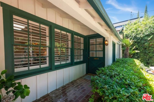 12744 Sarah Street, Los Angeles CA: https://media.crmls.org/mediaz/77f14ed4-5793-42f1-b007-3cc4bc85bc1f.jpg