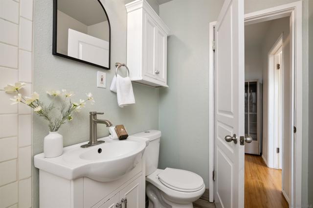 3708 Fairway Dr, La Mesa CA: https://media.crmls.org/mediaz/77f18326-cfbd-4922-9fa0-4ec373c76f00.jpg