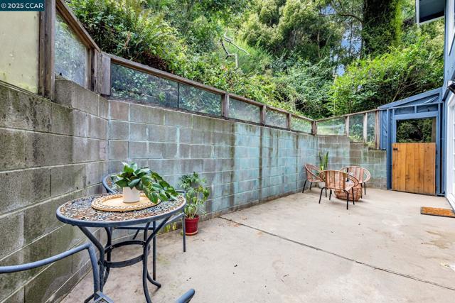 290 Olympian Way, Pacifica CA: https://media.crmls.org/mediaz/77f2728f-b825-4d46-bddb-f66c42b7c5a9.jpg
