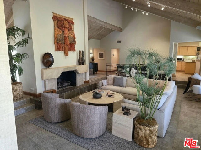 34725 Mission Hills Drive, Rancho Mirage CA: https://media.crmls.org/mediaz/77f34efe-a716-4b3a-87eb-af43ab97578b.jpg