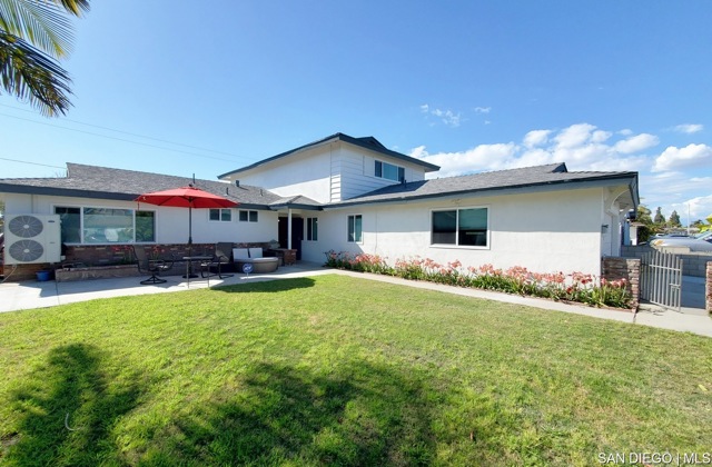 15927 Los Reyes Street, Fountain Valley CA: https://media.crmls.org/mediaz/77f41752-939e-4316-9c63-ffd5943fb207.jpg