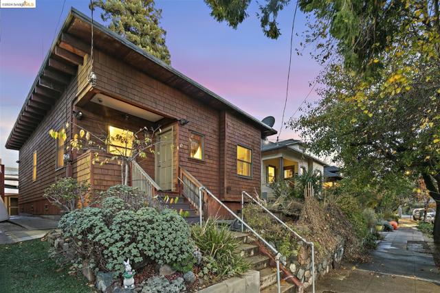 Details for 2703 Mathews St, Berkeley, CA 94702