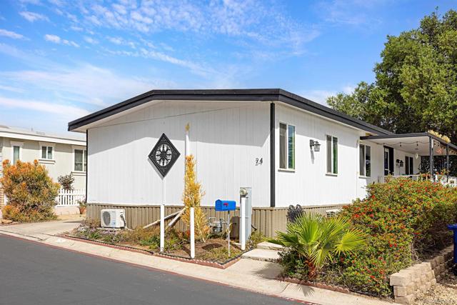 9100 Single Oak Dr, Lakeside CA: https://media.crmls.org/mediaz/77f668ef-03ec-425b-aa78-4017db57fcc2.jpg