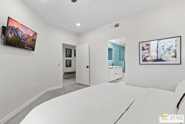 Image 14 of 24 For 960 Palm Canyon Drive 202