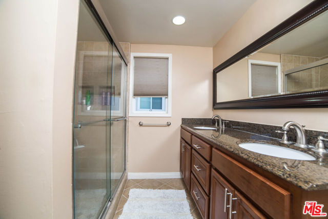29303 Stadia Hill Lane, Rancho Palos Verdes CA: https://media.crmls.org/mediaz/77f74a05-d4f3-43fe-90fa-9a6bdc0ac6a4.jpg