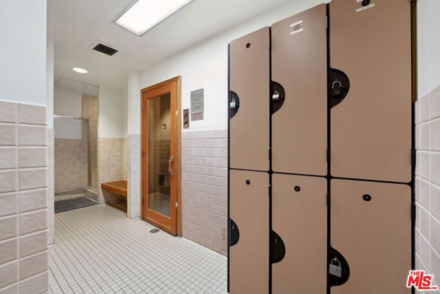 10490 Wilshire Boulevard, Los Angeles CA: https://media.crmls.org/mediaz/77f74fce-39b4-43a9-a1d5-a576e1331674.jpg