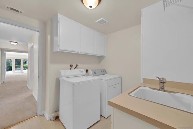 15235 Crestview Ct, Poway CA: https://media.crmls.org/mediaz/77f7dda9-d327-4c0b-9e18-f010a3fdeaed.jpg