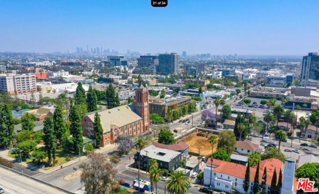 1777 N Gower Street, Los Angeles CA: https://media.crmls.org/mediaz/77f7f822-a95a-4552-9796-2ff740e147f5.jpg