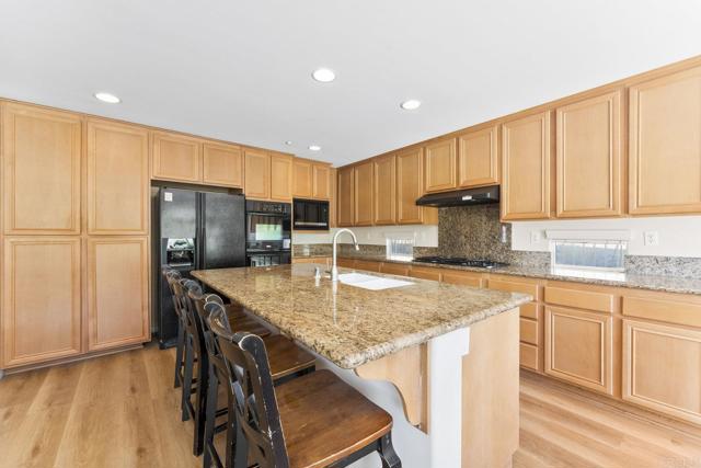 2843 Hidden Valley Court, Spring Valley CA: https://media.crmls.org/mediaz/77f8580c-1111-4840-aa2f-c46e27fdd9c3.jpg