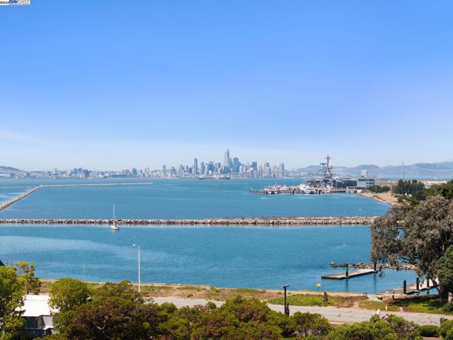 1230 Ballena Blvd, Alameda CA: https://media.crmls.org/mediaz/77f88554-2144-4bcc-b484-46d6a22ac150.jpg