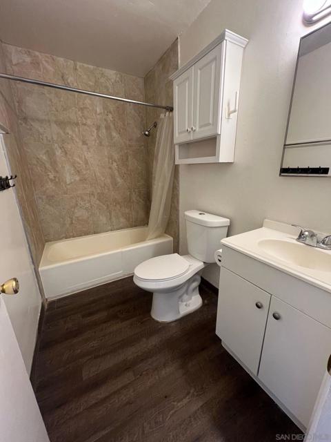 1219 Linalda Dr, El Cajon CA: https://media.crmls.org/mediaz/77f8a2b2-962d-42d4-babe-c24ef7fb748a.jpg