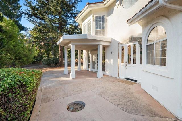 Detail Gallery Image 4 of 34 For 4546 Conrad Dr, La Mesa,  CA 91941 - 4 Beds | 3 Baths