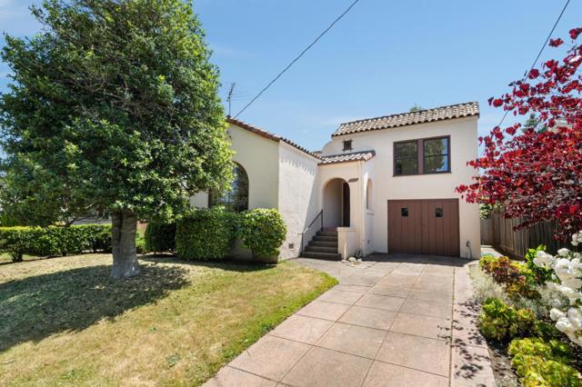 1317 Laguna Avenue, Burlingame CA: https://media.crmls.org/mediaz/77f9616b-9b0d-4dca-b769-2e9dc25c3ffd.jpg