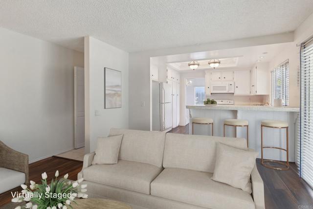 946 Carriage Drive, San Marcos CA: https://media.crmls.org/mediaz/77f9eef1-6d6a-4916-8e87-7e149fd7a763.jpg