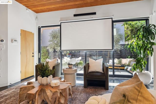 2010 9th St, Berkeley CA: https://media.crmls.org/mediaz/77fa0ba0-7803-4ec0-9707-c55e83170c56.jpg