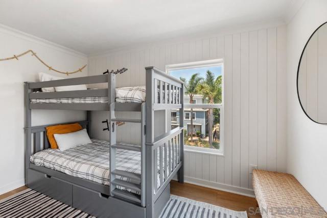 3514 Shoreline Bluff Ln, San Diego CA: https://media.crmls.org/mediaz/77fa0dda-6baf-4e64-a750-ac4c5b8d3d20.jpg